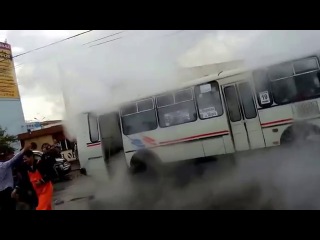 the bus got into boiling water. krasnoyarsk, st. vavilov, 05/22/2014