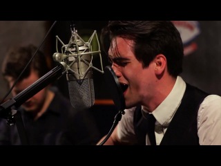 panic at the disco - lying ... (live acoustic)